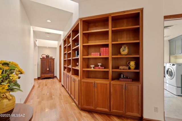 7301 N Secret Canyon Drive, Tucson, AZ 85718