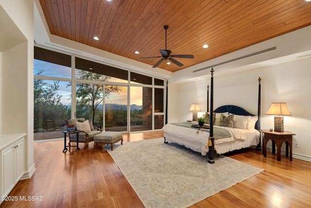 7301 N Secret Canyon Drive, Tucson, AZ 85718