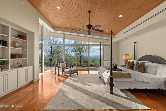 7301 N Secret Canyon Drive, Tucson, AZ 85718