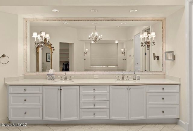 7301 N Secret Canyon Drive, Tucson, AZ 85718