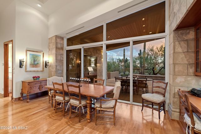 7301 N Secret Canyon Drive, Tucson, AZ 85718