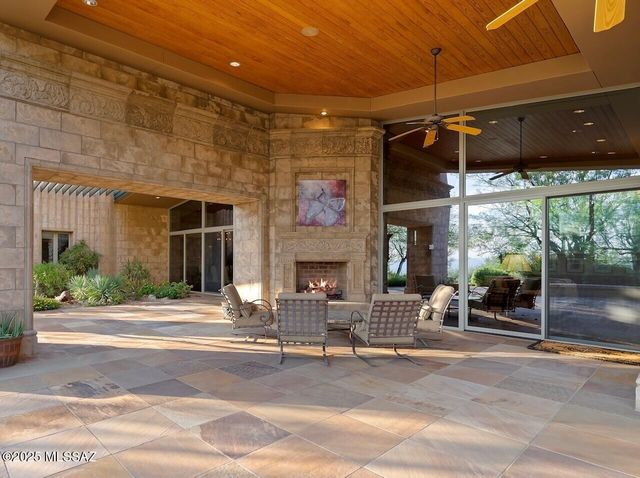 7301 N Secret Canyon Drive, Tucson, AZ 85718