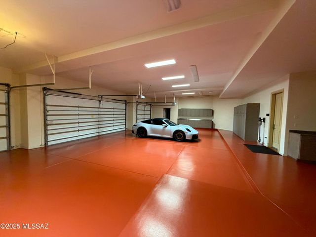 7301 N Secret Canyon Drive, Tucson, AZ 85718