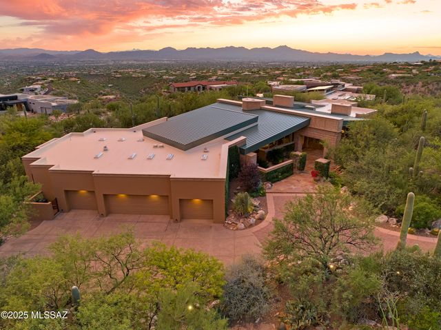 7301 N Secret Canyon Drive, Tucson, AZ 85718