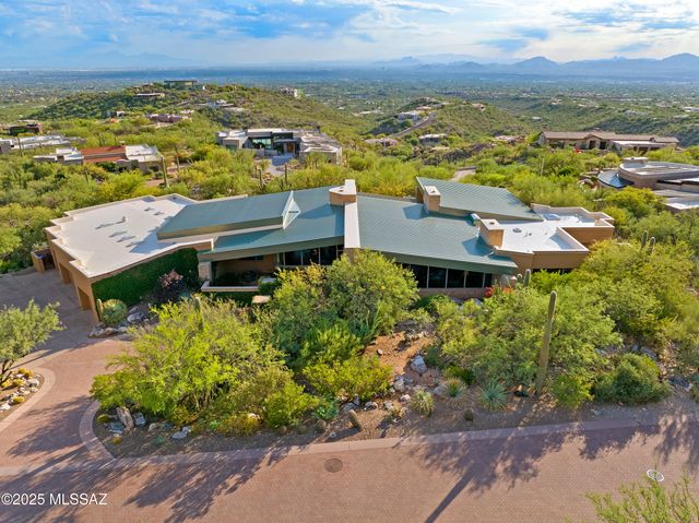 7301 N Secret Canyon Drive, Tucson, AZ 85718