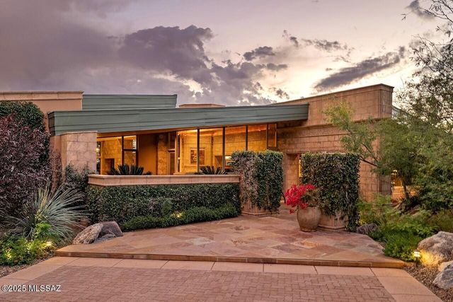 7301 N Secret Canyon Drive, Tucson, AZ 85718