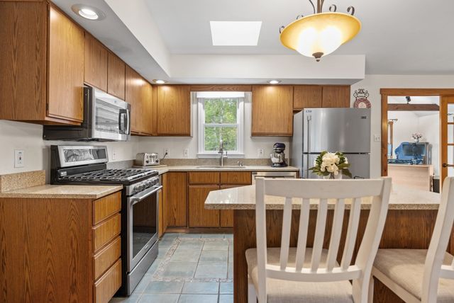 14 Coves End Rd, Marion, MA 02738