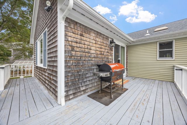 14 Coves End Rd, Marion, MA 02738