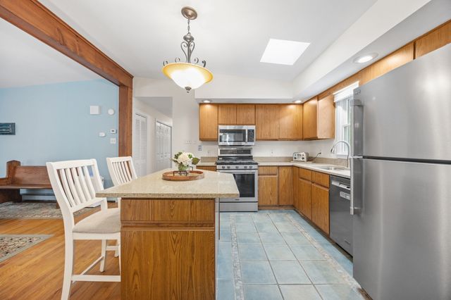 14 Coves End Rd, Marion, MA 02738