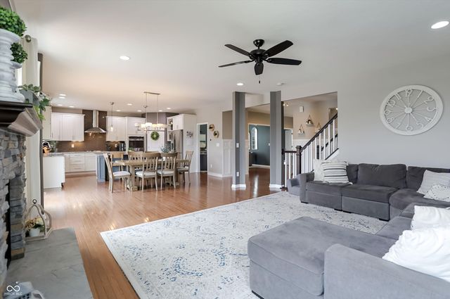 5103 Alyshia Parkway, Bargersville, IN 46106