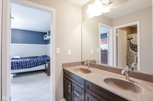 5103 Alyshia Parkway, Bargersville, IN 46106