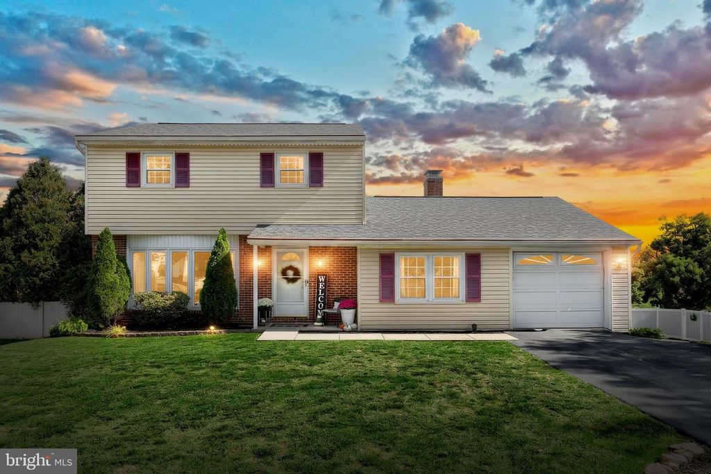 2933 EXETER DR S, York, PA 17403