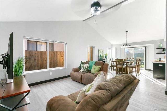 8530 Snow White Dr, El Cajon, CA 92021