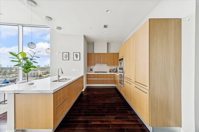 2727 Kirby Drive 12C, Houston, TX 77098