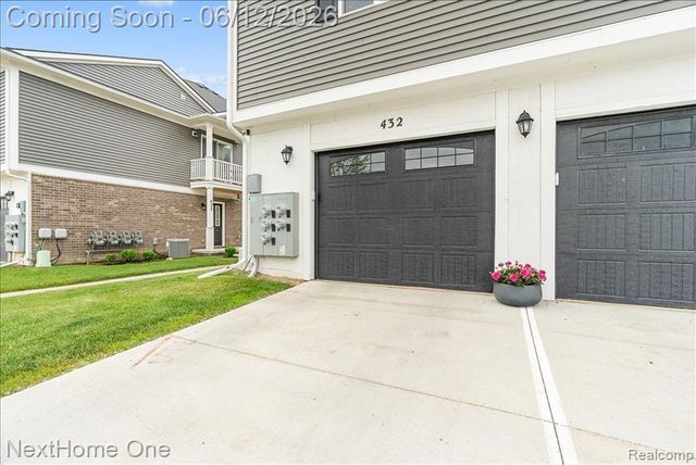0432 Maple Cove Circle, Saline, MI 48176