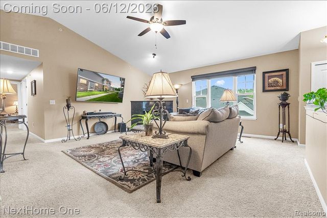 0432 Maple Cove Circle, Saline, MI 48176