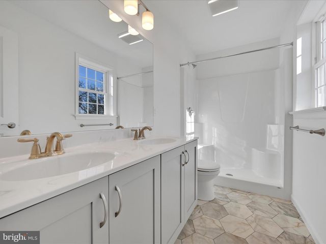 25 AMERICAN AVE, Carlisle, PA 17013