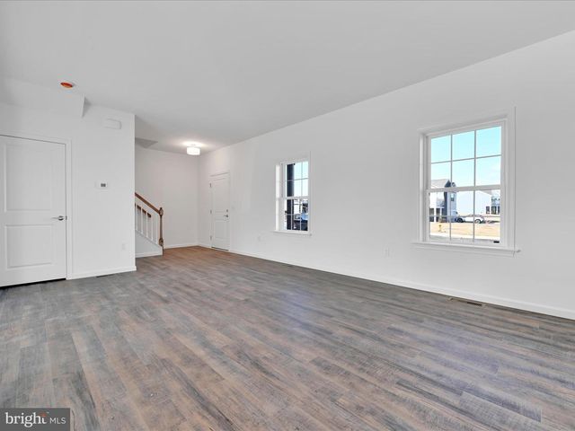 25 AMERICAN AVE, Carlisle, PA 17013