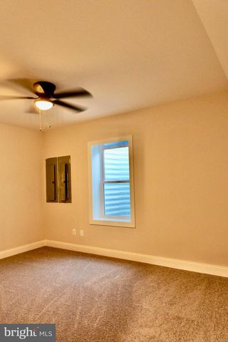 8028 PINNACLE RIDGE DR, Manassas, VA 20112