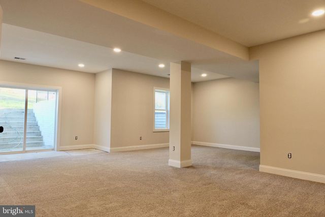 8028 PINNACLE RIDGE DR, Manassas, VA 20112