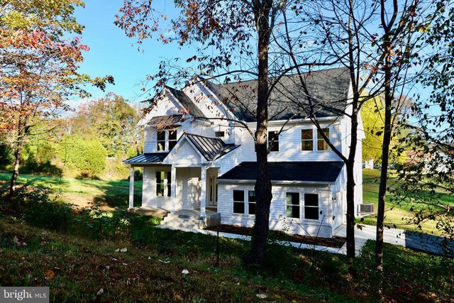 8028 PINNACLE RIDGE DR, Manassas, VA 20112