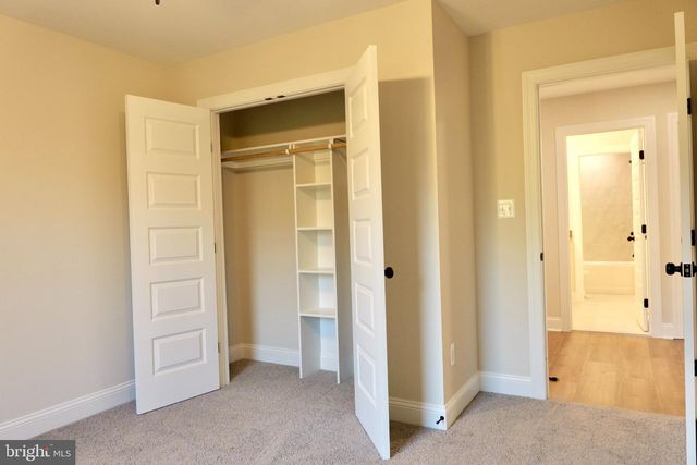 8028 PINNACLE RIDGE DR, Manassas, VA 20112