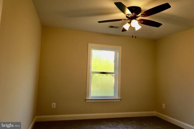 8028 PINNACLE RIDGE DR, Manassas, VA 20112