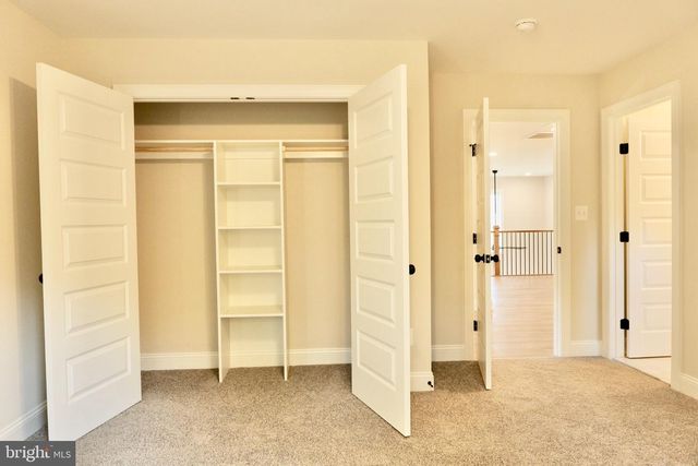 8028 PINNACLE RIDGE DR, Manassas, VA 20112