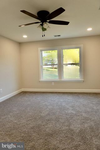 8028 PINNACLE RIDGE DR, Manassas, VA 20112