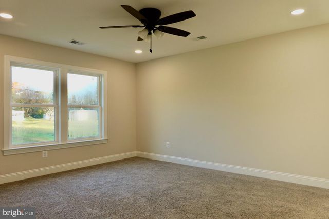 8028 PINNACLE RIDGE DR, Manassas, VA 20112