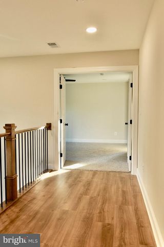 8028 PINNACLE RIDGE DR, Manassas, VA 20112