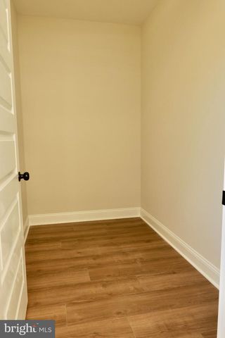 8028 PINNACLE RIDGE DR, Manassas, VA 20112