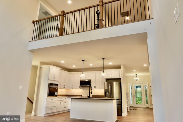 8028 PINNACLE RIDGE DR, Manassas, VA 20112