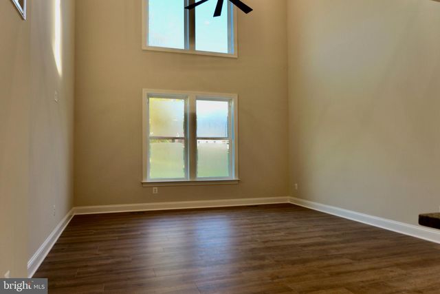 8028 PINNACLE RIDGE DR, Manassas, VA 20112