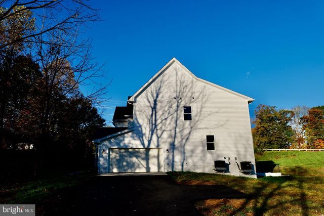 8028 PINNACLE RIDGE DR, Manassas, VA 20112