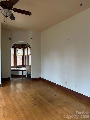 373 Shumont Road, Black Mountain, NC 28711