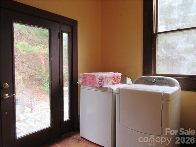 373 Shumont Road, Black Mountain, NC 28711