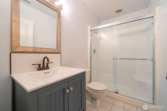 18510 2nd Avenue E, Spanaway, WA 98387