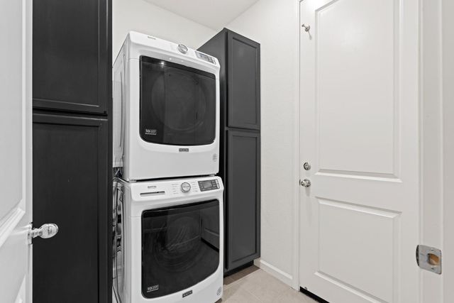 1696 Firebrite Ct, Hughson, CA 95326