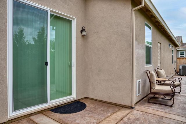 1696 Firebrite Ct, Hughson, CA 95326
