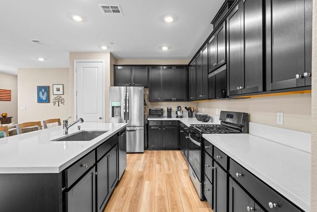 1696 Firebrite Ct, Hughson, CA 95326