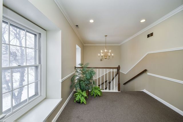 610 W Roosevelt Road D2, Wheaton, IL 60187