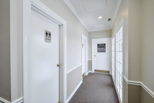 610 W Roosevelt Road D2, Wheaton, IL 60187