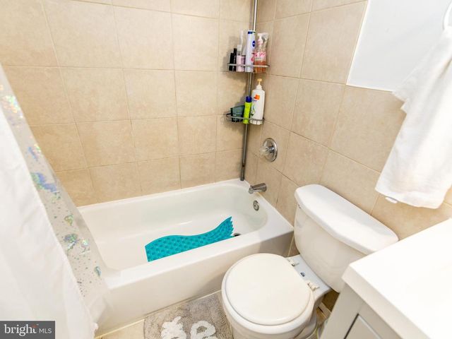 1852 VILLAGE GREEN DR #E-122, Landover, MD 20785