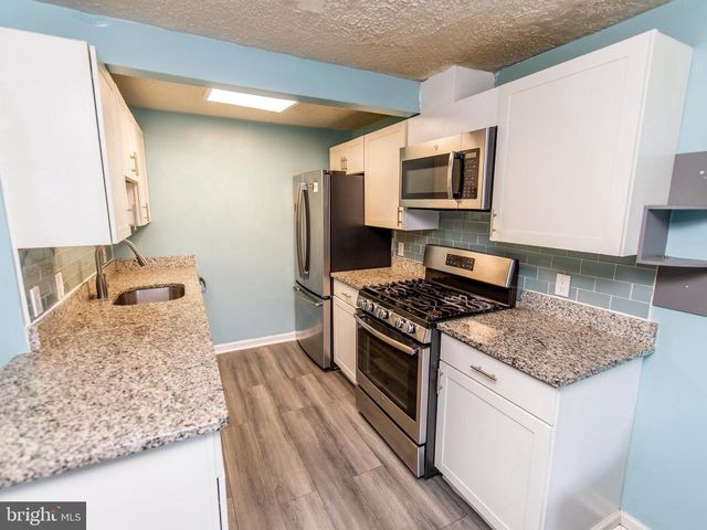 1852 VILLAGE GREEN DR #E-122, Landover, MD 20785