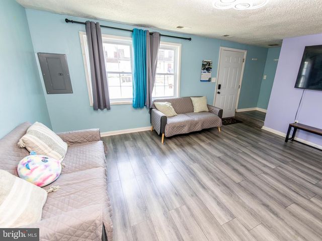 1852 VILLAGE GREEN DR #E-122, Landover, MD 20785