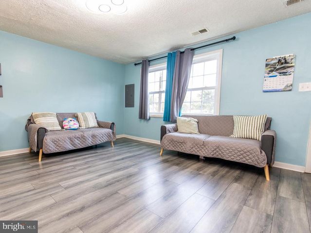 1852 VILLAGE GREEN DR #E-122, Landover, MD 20785