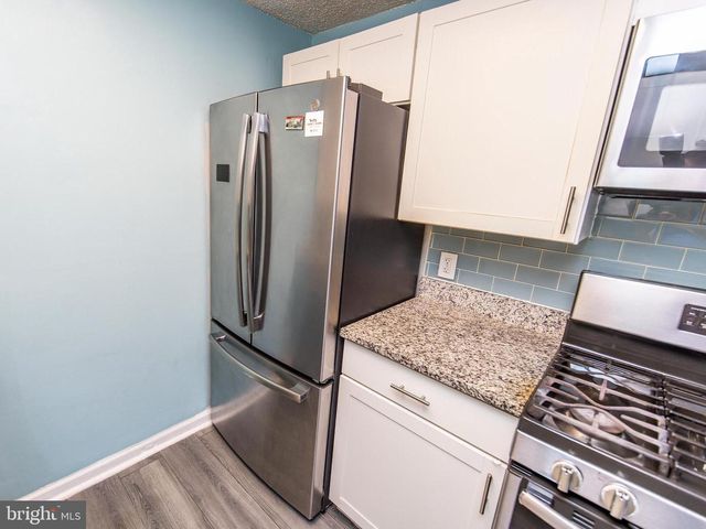 1852 VILLAGE GREEN DR #E-122, Landover, MD 20785