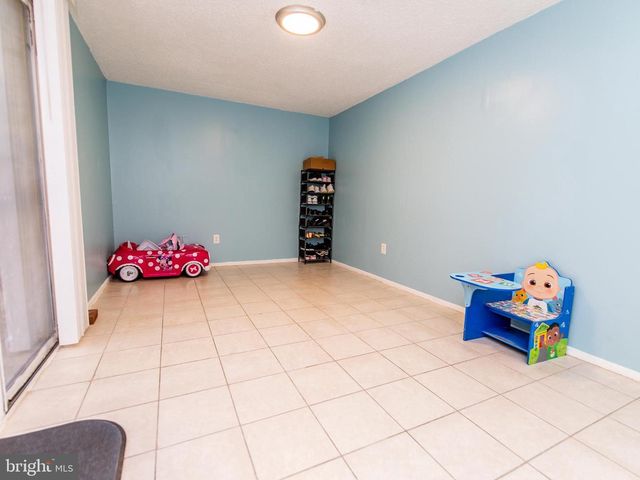 1852 VILLAGE GREEN DR #E-122, Landover, MD 20785