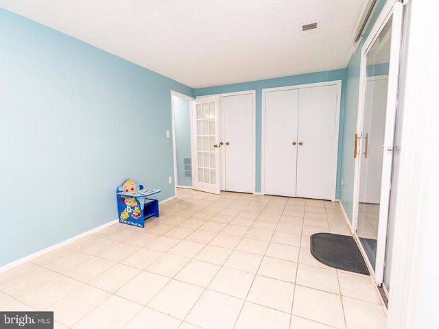 1852 VILLAGE GREEN DR #E-122, Landover, MD 20785